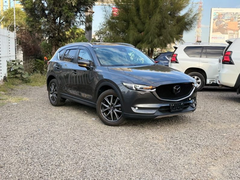
								Mazda CX-5 full									