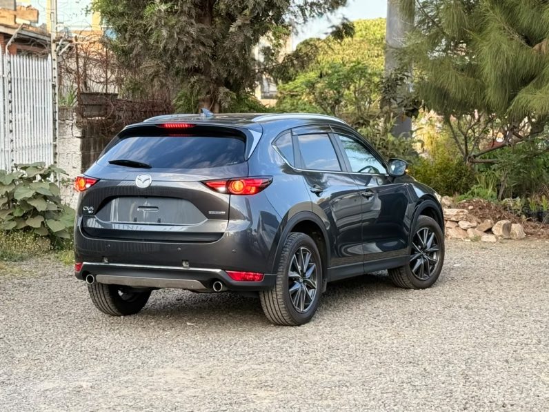 
								Mazda CX-5 full									