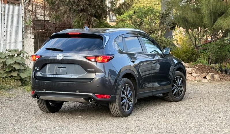 
								Mazda CX-5 full									