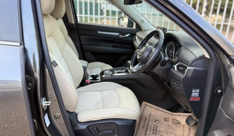 
								Mazda CX-5 full									