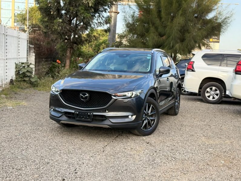 
								Mazda CX-5 full									