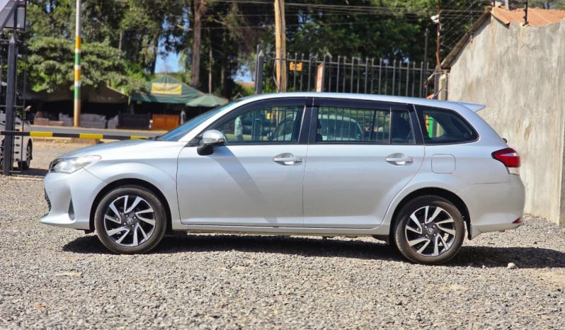 
								Toyota Fielder full									