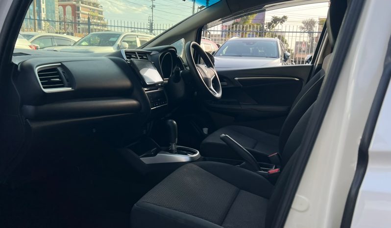 
								Honda Fit full									