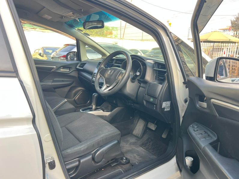 
								Honda Fit full									