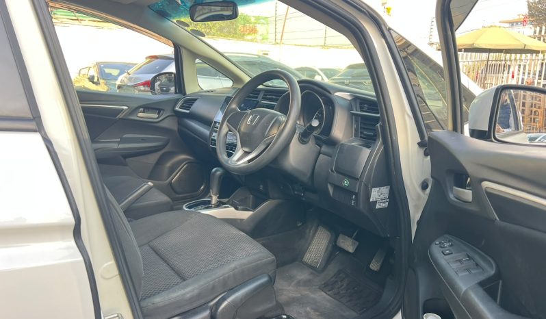 
								Honda Fit full									