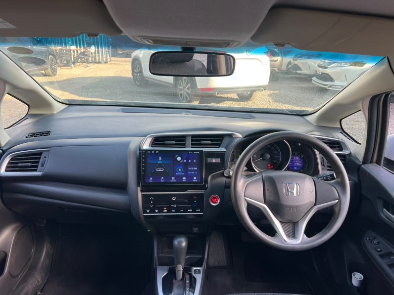 
								Honda Fit full									