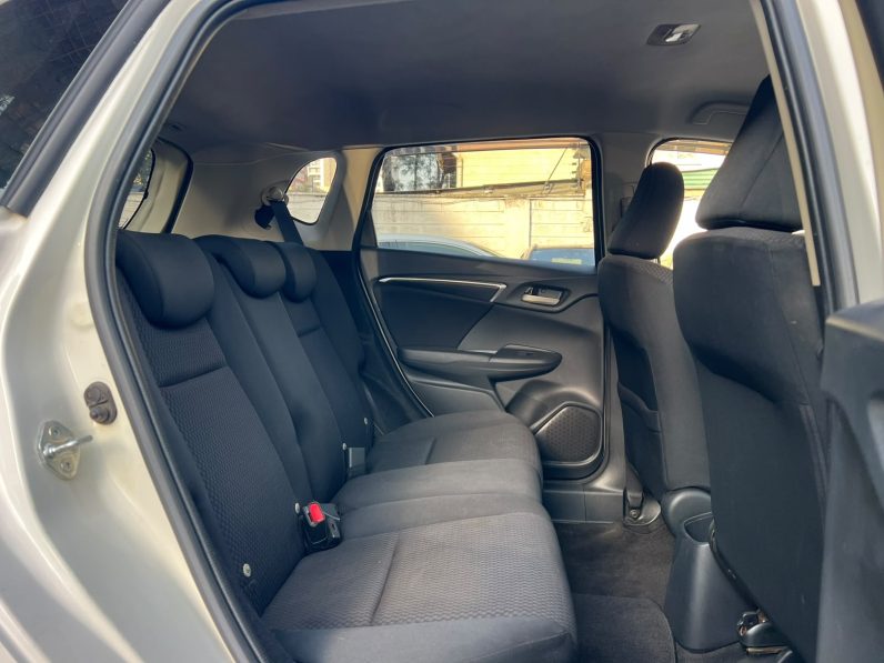 
								Honda Fit full									