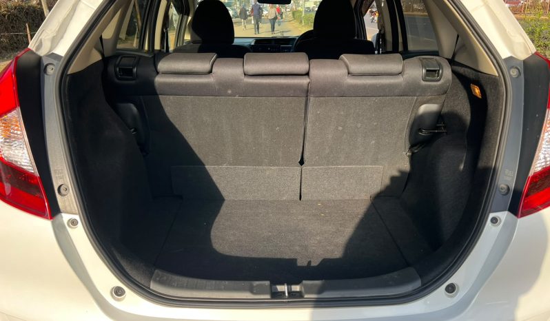 
								Honda Fit full									