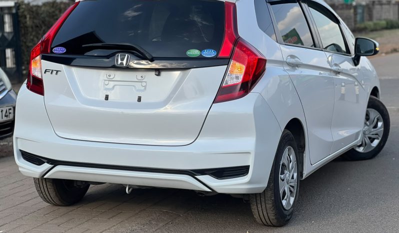 
								Honda Fit full									