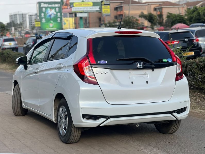 
								Honda Fit full									