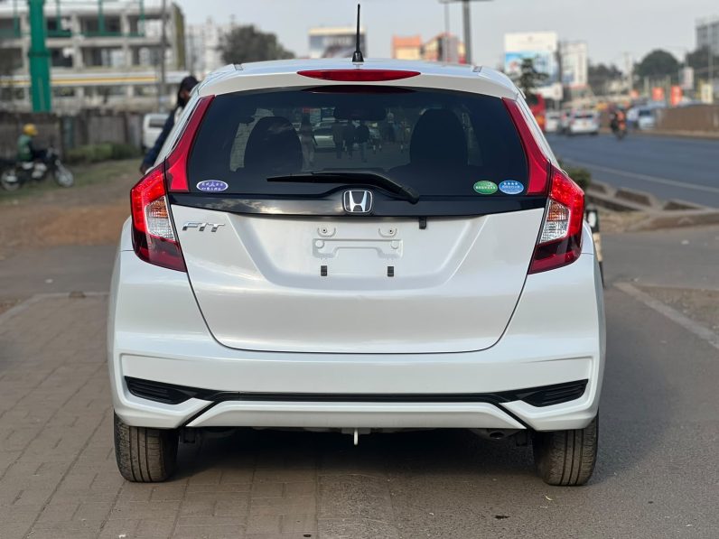 
								Honda Fit full									