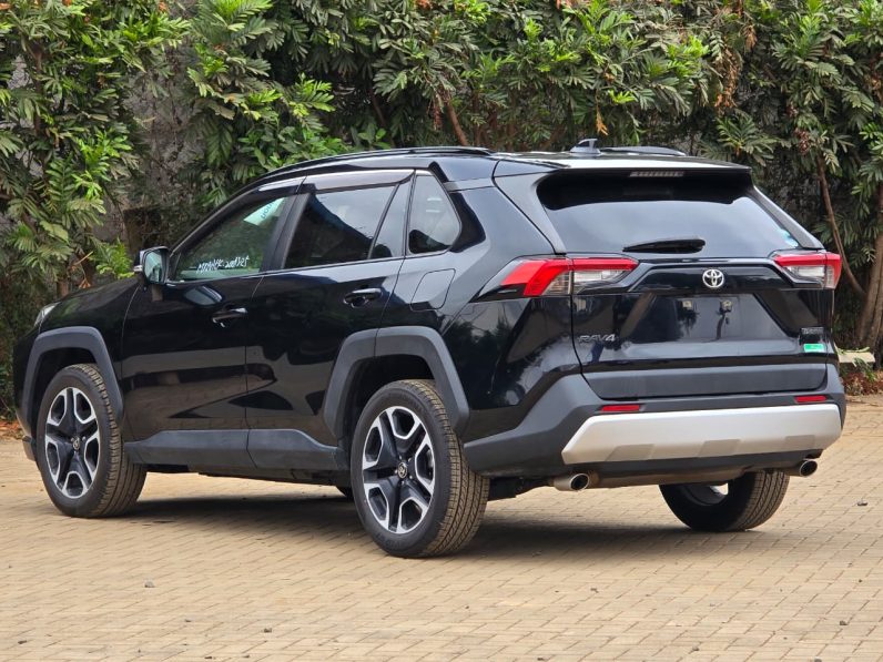 
								Toyota Rav4 full									
