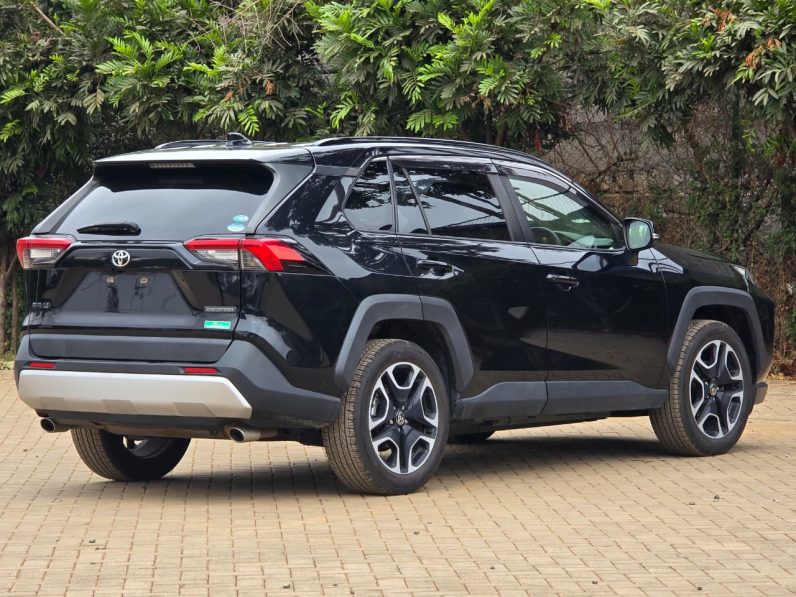 
								Toyota Rav4 full									