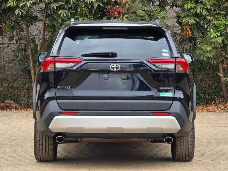 
								Toyota Rav4 full									