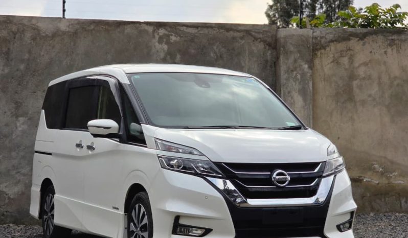
								Nissan Serena full									