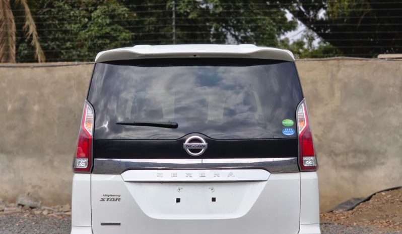 
								Nissan Serena full									