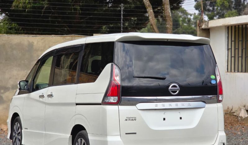 
								Nissan Serena full									