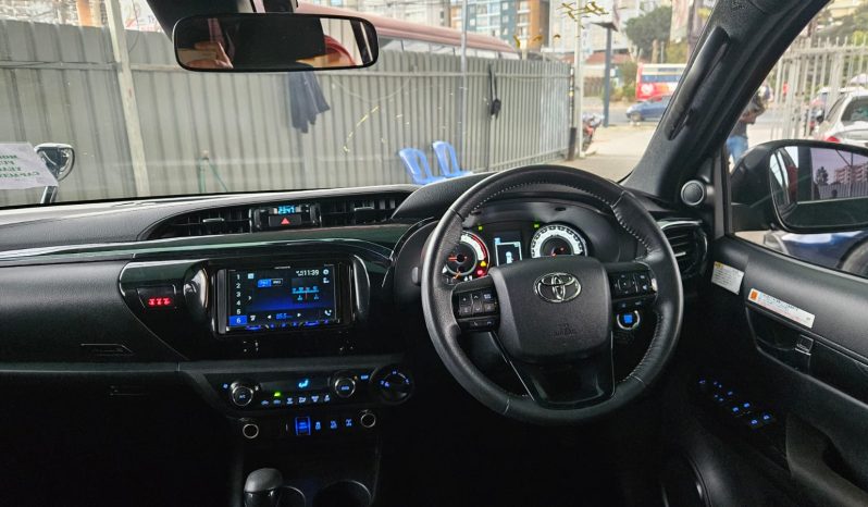
								Toyota Hilux full									