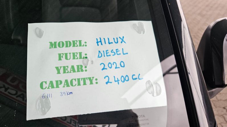 
								Toyota Hilux full									