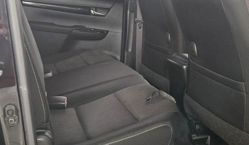 
								Toyota Hilux full									
