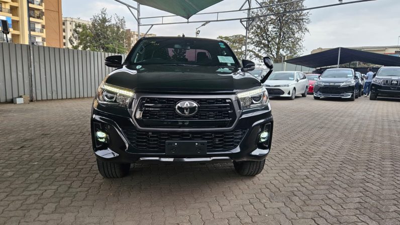 
								Toyota Hilux full									