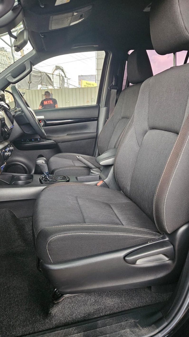 
								Toyota Hilux full									