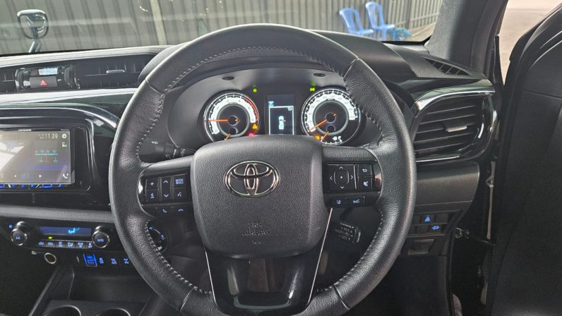 
								Toyota Hilux full									