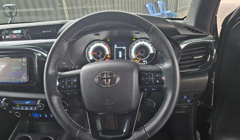 
								Toyota Hilux full									