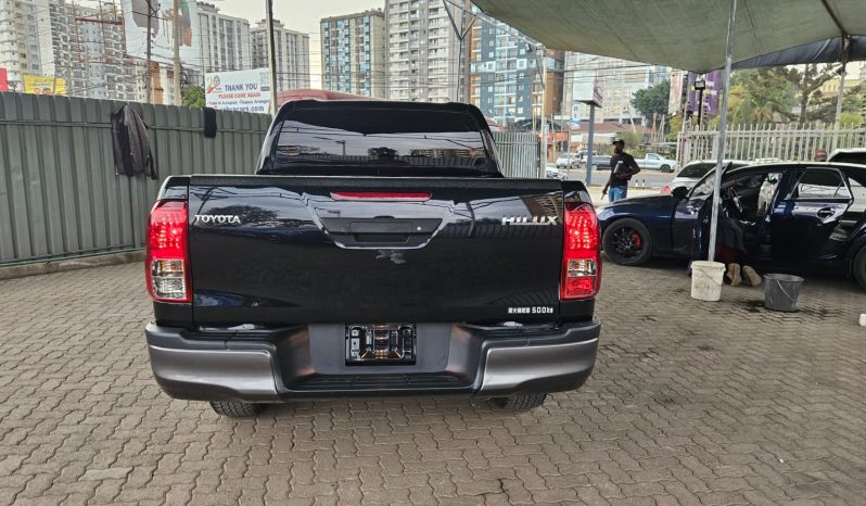 
								Toyota Hilux full									