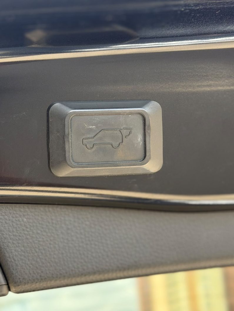 
								Toyota Rav4 full									