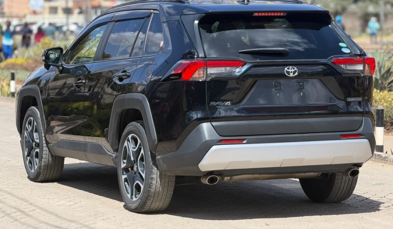 
								Toyota Rav4 full									
