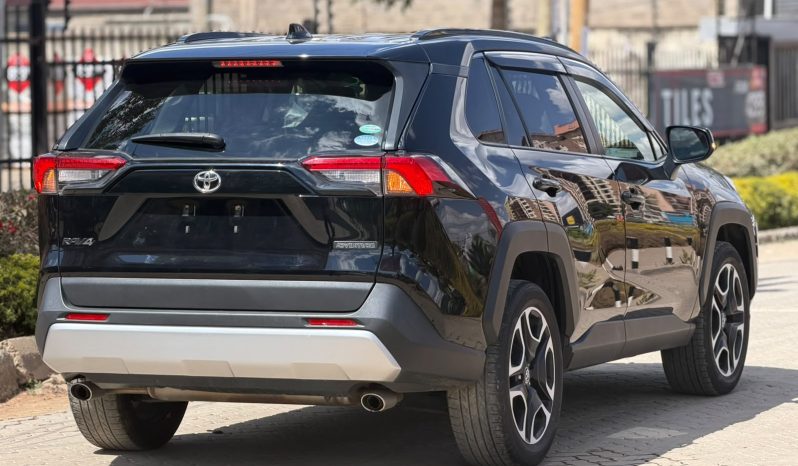 
								Toyota Rav4 full									