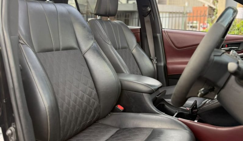 
								Toyota Harrier full									