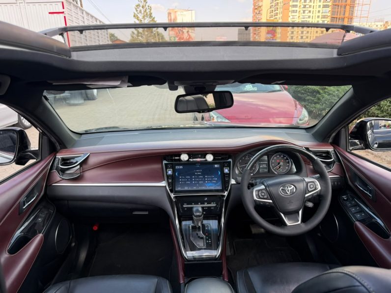 
								Toyota Harrier full									