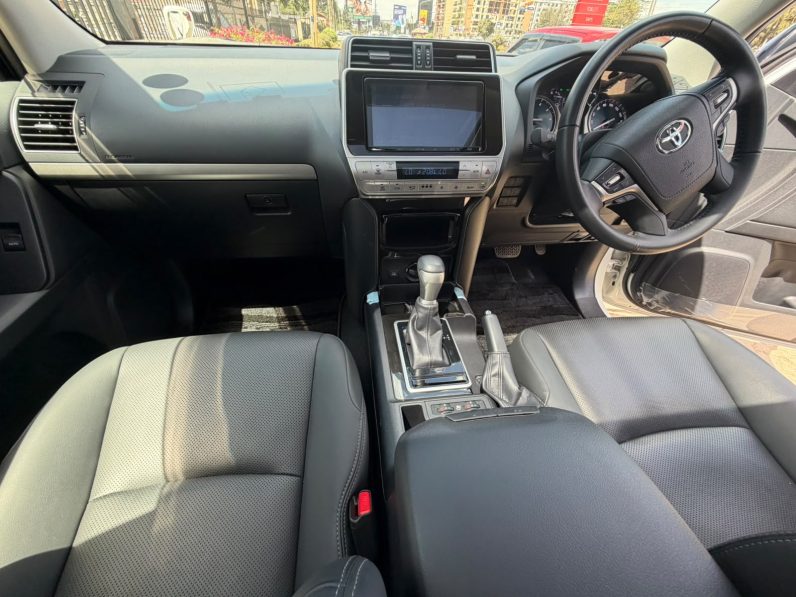 
								Toyota Landcruiser Prado TXL full									
