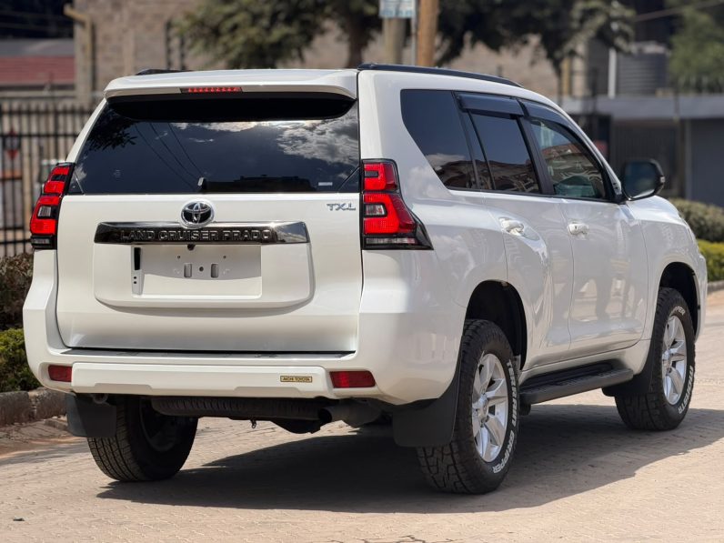 
								Toyota Landcruiser Prado TXL full									