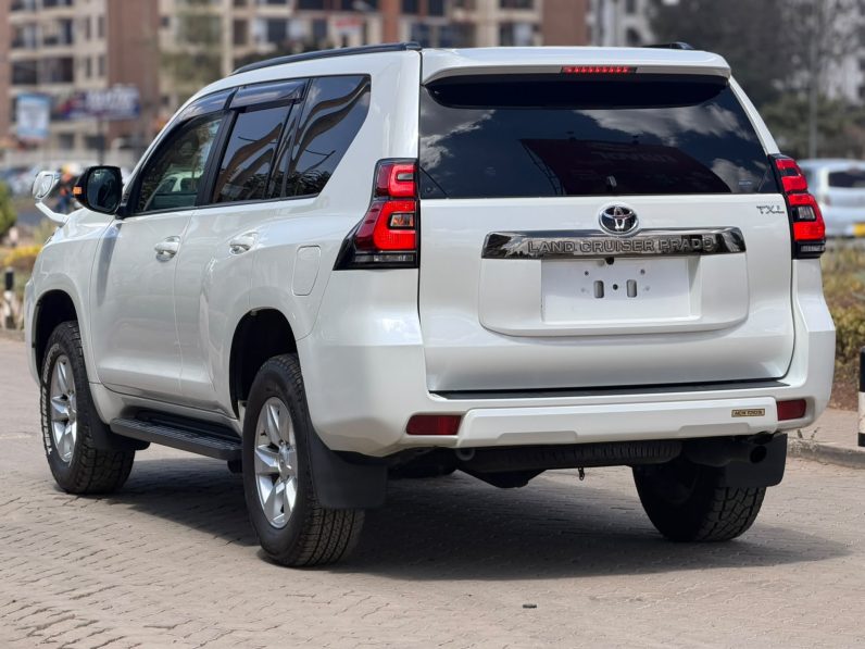 
								Toyota Landcruiser Prado TXL full									