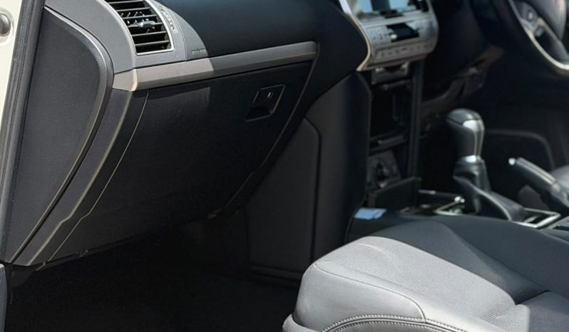 
								Toyota Landcruiser Prado TXL full									