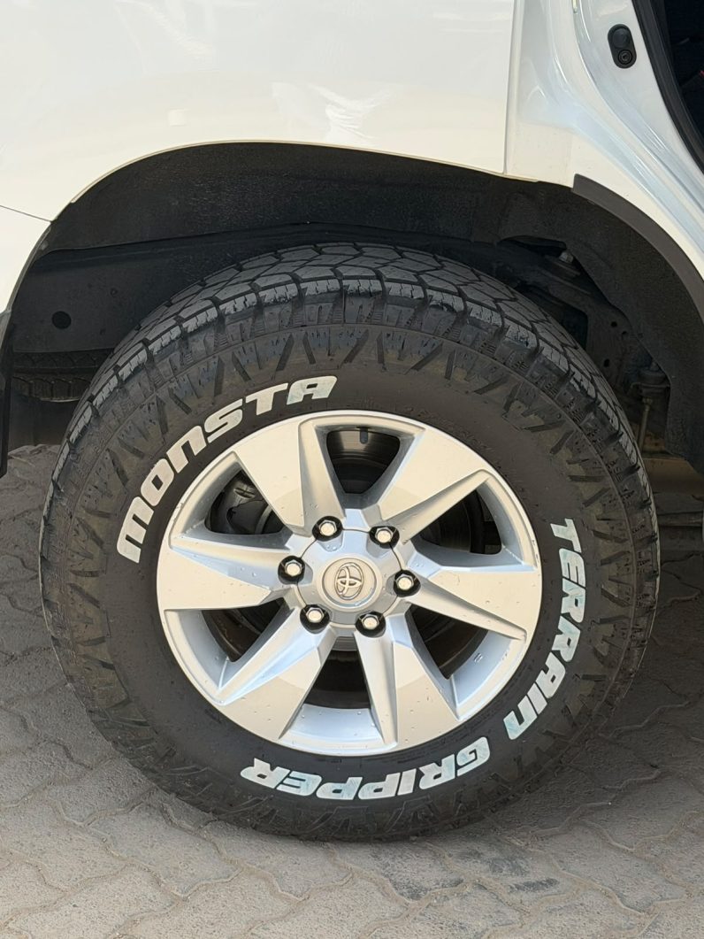 
								Toyota Landcruiser Prado TXL full									