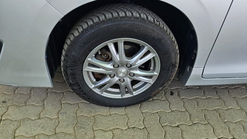 
								Toyota Noah full									