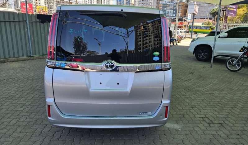
								Toyota Noah full									