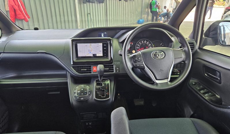 
								Toyota Noah full									