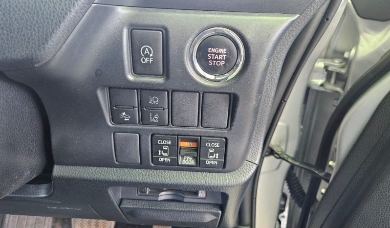 
								Toyota Noah full									