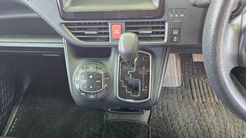 
								Toyota Noah full									