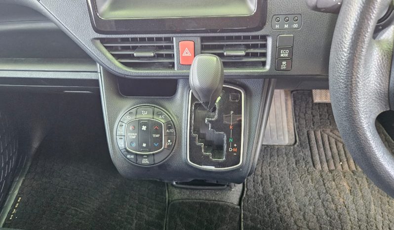 
								Toyota Noah full									