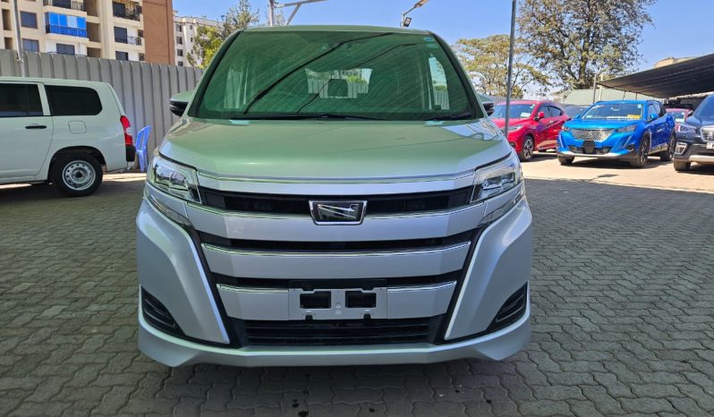 
								Toyota Noah full									