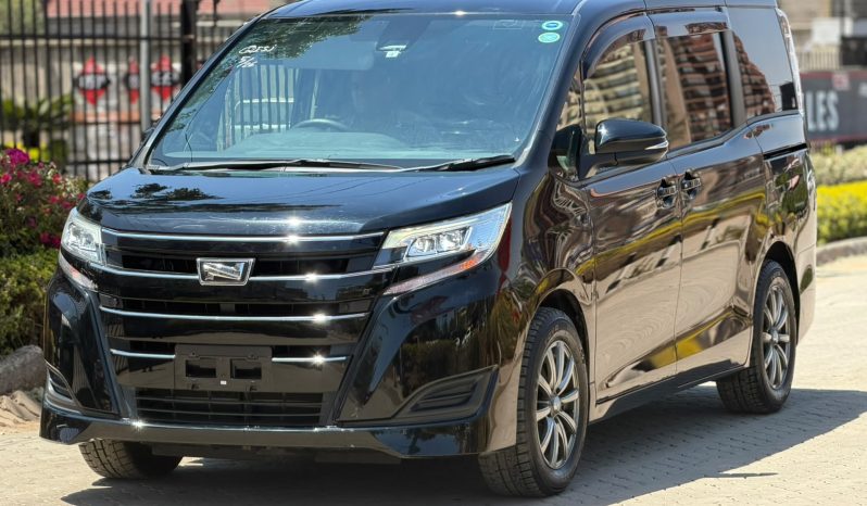
								Toyota Noah full									