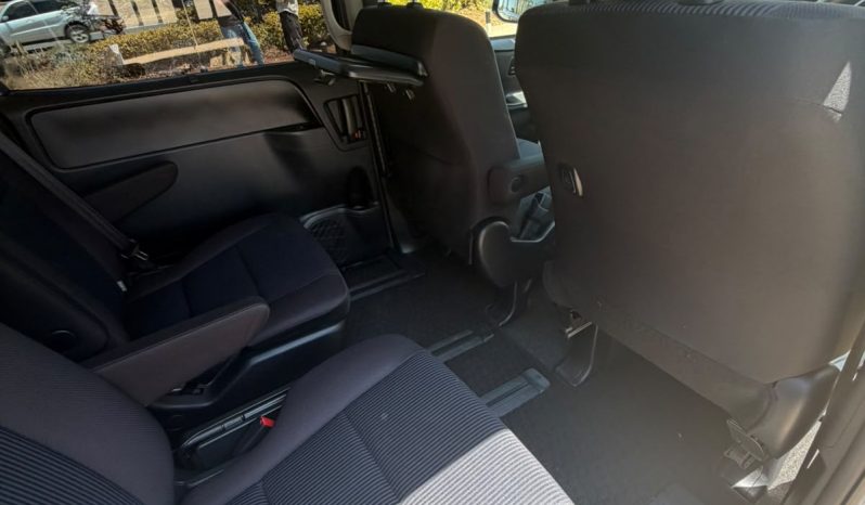 
								Toyota Noah full									
