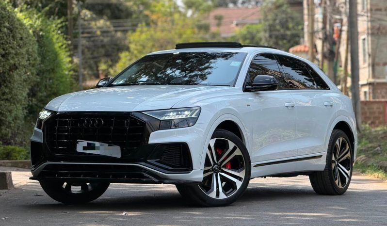 
								Audi Q8 full									