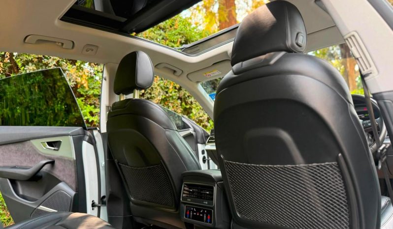 
								Audi Q8 full									